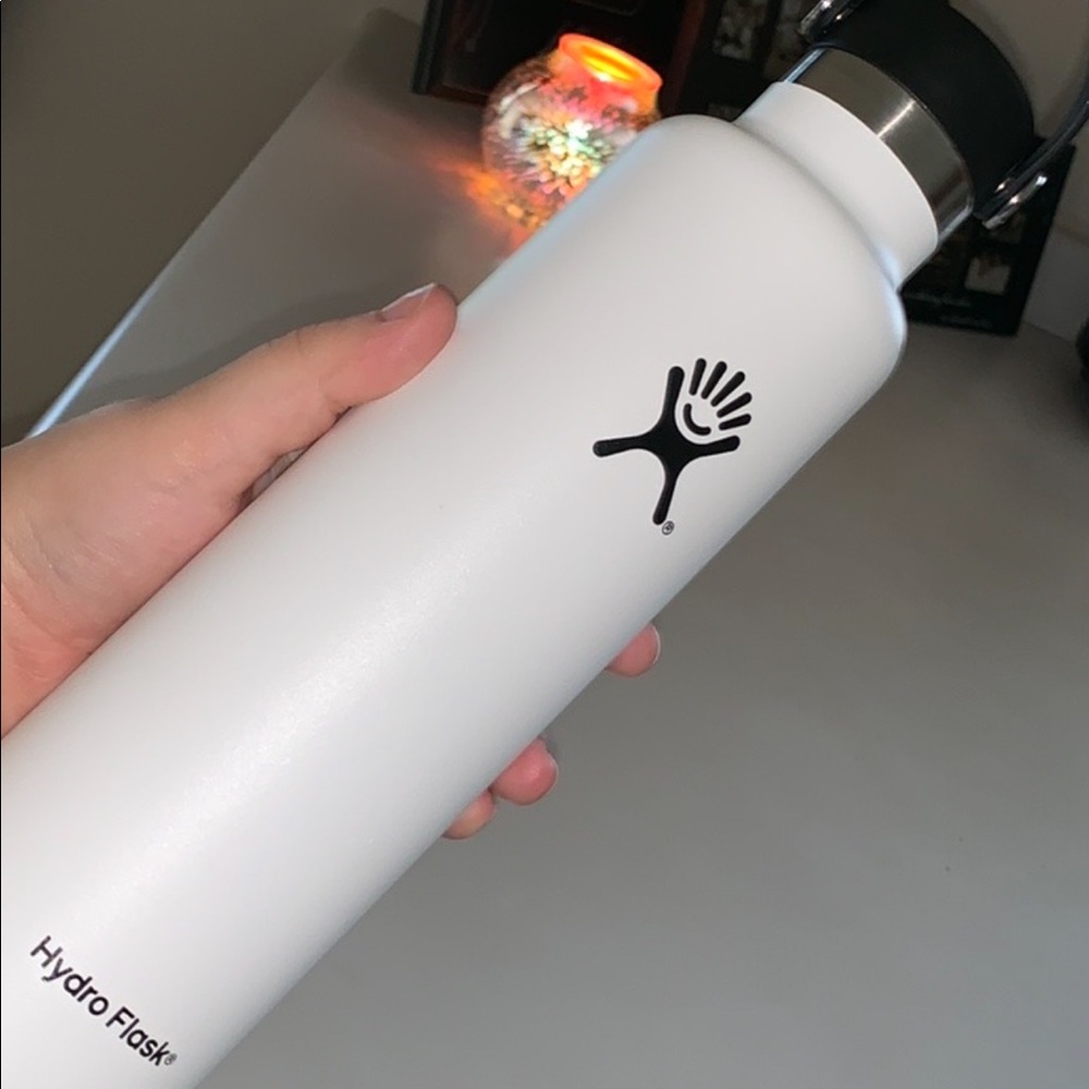 White 24oz hydro flask